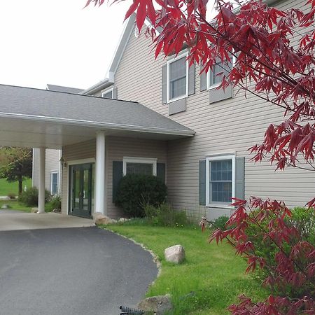 Brook Pointe Inn Syracuse Exterior photo